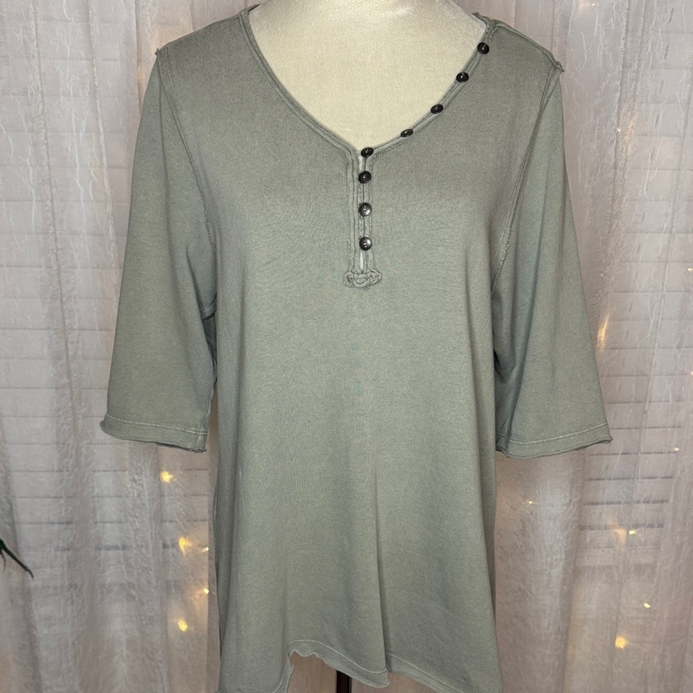 Easel Olive Button-Detail Long Sleeve Top